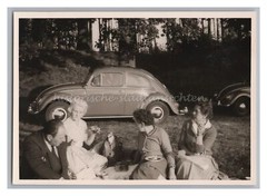 Picnic with 2 VW Beetles 1960 – Car Leisure Forest Fashion – Old Photo