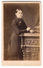 Photograph J. Grey, Stonehouse / Devon, 60, Union St., Young Lady in Fashion K