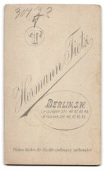 Photograph Hermann Tietz, Berlin, Leipziger-Str. 46-49, portrait young woman in
