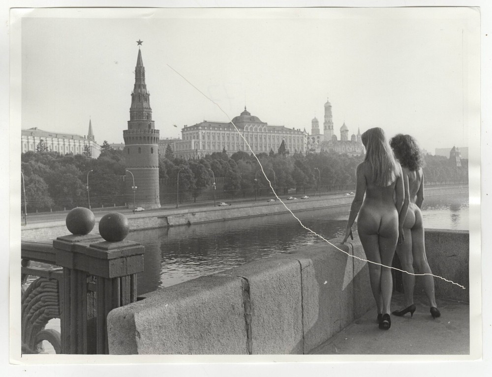 25x19cm Orig PE (RC) Photo Capricorn 1990s Kremlin Moscow 2 Nude Women Nude