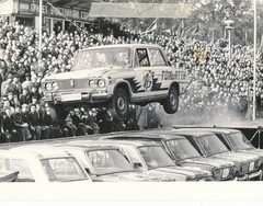 Photo Tolyatti Russia, Volga automobile, car rodeo, stuntmen – 10465705