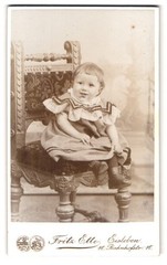 Photography Fritz Ette, Eisleben, Bahnhofstr. 18, portrait little girl in class