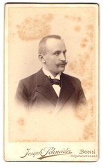 Photograph Joseph Schneider, Bonn, Hofgartenstrasse 3, elegant gentleman with Schna