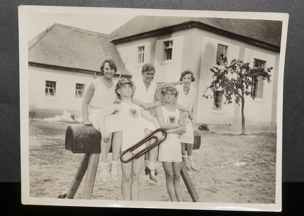 Photo portrait young people gymnasts sports club Ansbach Franken Bock building coat of arms