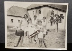 Photo portrait young people gymnasts sports club Ansbach Franken Bock building coat of arms
