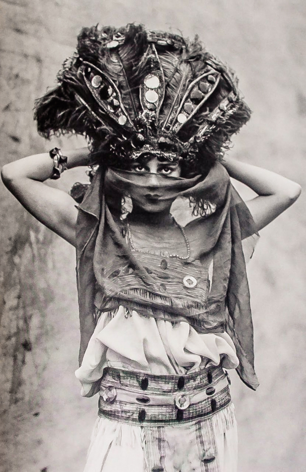 Fred Glasier Photo, «Circus Performer Zelda Boden with Veil» 1890-1925