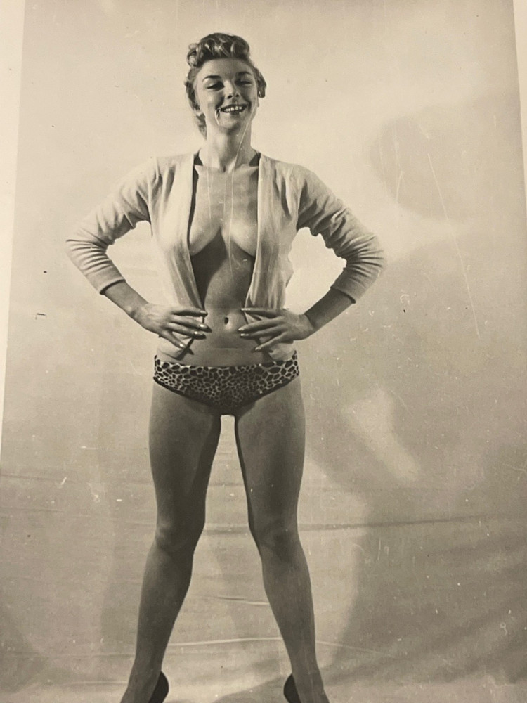 Original Curiosa Pin Up Print 1950s Portrait Nude Woman Female France Eros