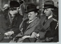 1938 Walker Evans Vintage Americana Bronx Bench Talk Original Photo Gravure