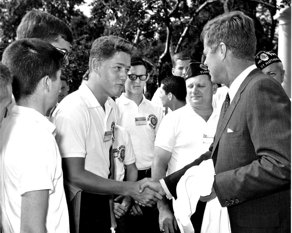New Photo: A Young Bill Clinton Meets President John F. Kennedy, 1963 – 6 Sizes!