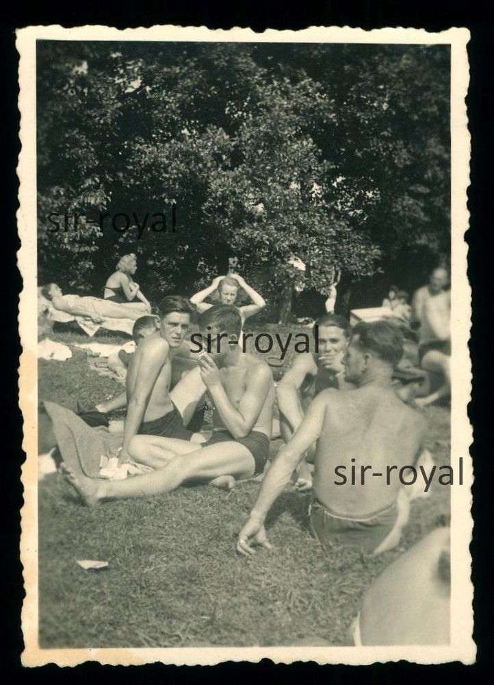 Men Smoking Semi Nude – 1930s Jungmann Nude Boys Swim Trunks – Photo 6x9cm