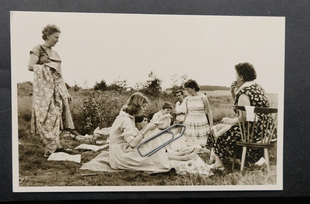 Photo portrait women youth picnic Remlingrade Radevormwald Cologne 1958 Essen PK