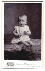 Photograph Hugo Müller, Freiberg i/S., Fischerstrasse 29, portrait sweet little