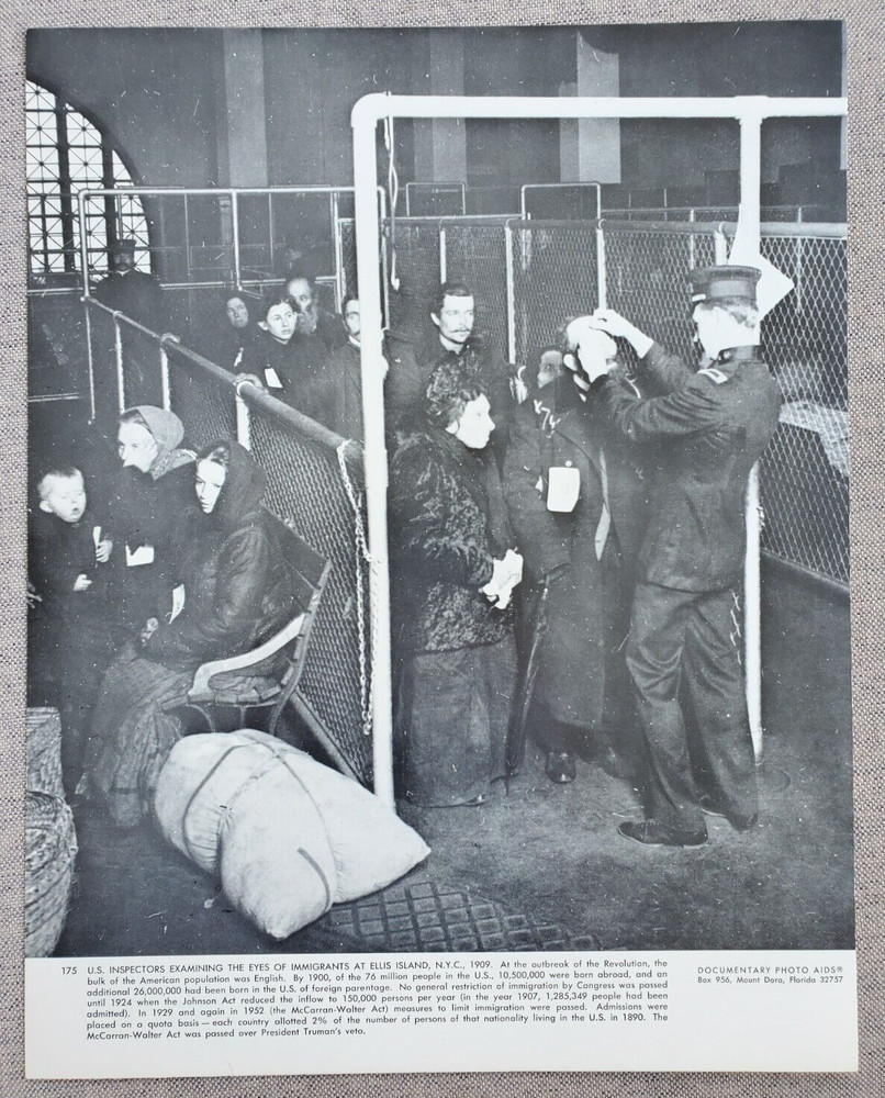 11×14 Documentary Photo Aids US INSPECTORS EXAMINING IMMIGRANTS ELLIS ISLAND NYC