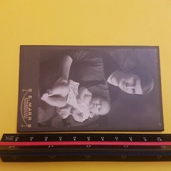 Photo Antique, c.1920 Pretty Young Mother with Child, Baby, Nude Egg, Cardboard, Excellent