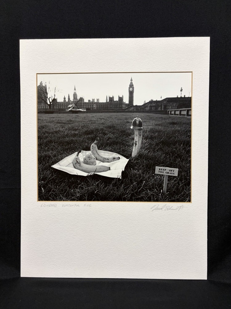 David Schmidt Photographer «London’s Watchful Eye» (Bananas) BW Photo Signed USA