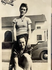WW2 / 1940s Pretty Young Affectionate Women Photo – Gay / Lesbian Interest – #3