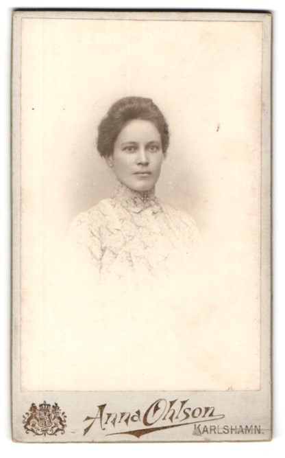 Photograph Anna Ohlson, Karlshamn, Kungsgatan 105, portrait of a woman