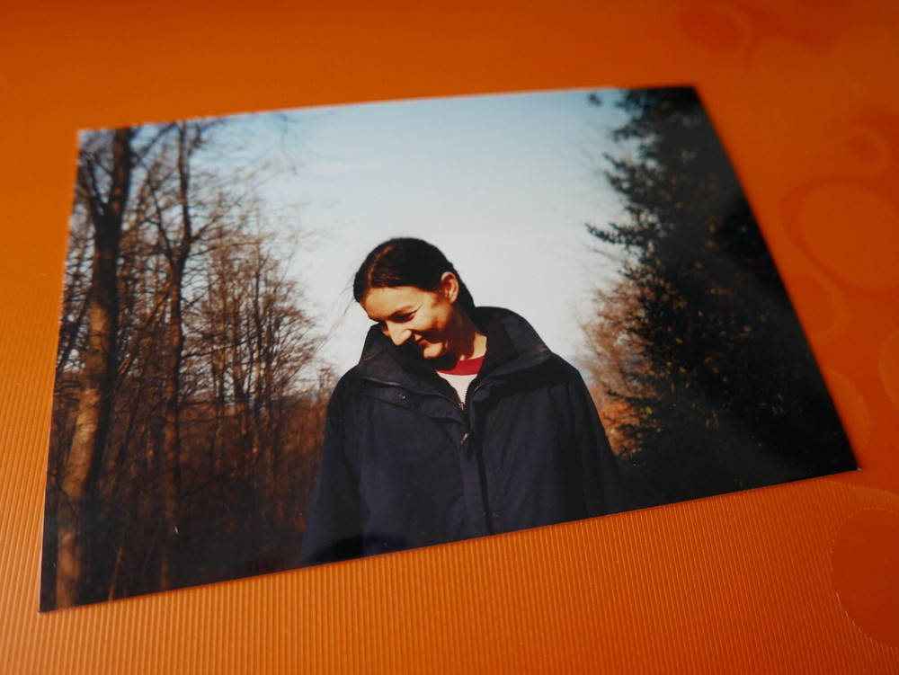 «LIFELINES»: COLOR PHOTO, PHOTO, STUDENT, YOUNG, LADY, WOMAN, «MISS», PERSON!