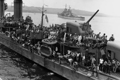 New World War II Photo: USS LAFFEY with WASP Survivors, Guadalcanal – 6 Sizes!
