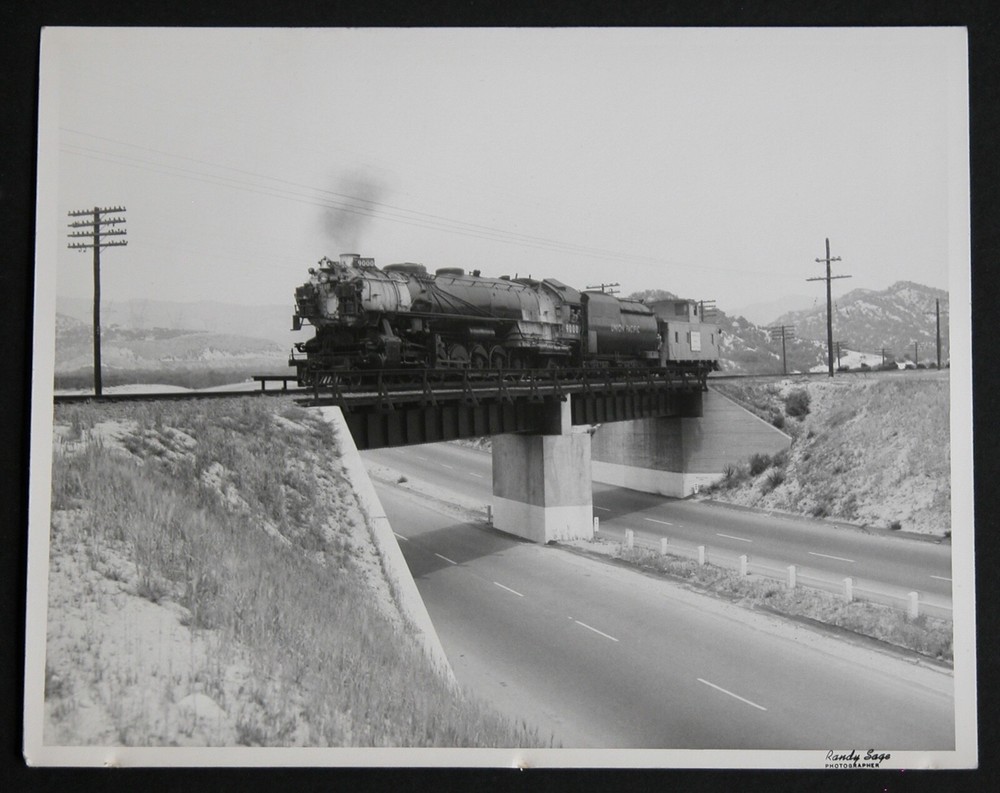 UNION PACIFIC 9000 Locomotive 8×10 Photograph Vtg 50s Railway Railroad BRIDGE