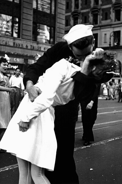 New World War II Photo: New York City Celebrating Victory over Japan – 6 Sizes!