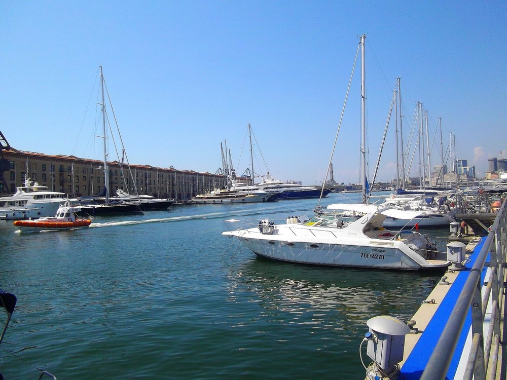 Photo Digital Product Wallpaper Image Picture background yachts, shipyard, sea