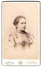 Photograph Alois Beer, Klagenfurt, young woman in elegant dress