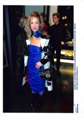 Press Photo. MLE10500. Approximately 30×20 CM. 2001. Paris. Fendi Store Opening.