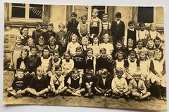 orig. Photo postcard girls children around 1910 school class kindergarten