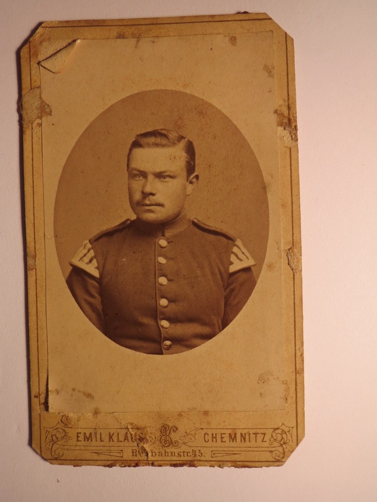 Chemnitz – soldier in uniform with swallow’s nest – musician – portrait / CDV