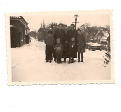 13140- Photo Memory * Women, Children, Winter * Brim 30-40s