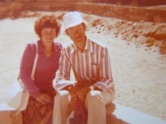 «OUTING»: PHOTO, PHOTOGRAPH, 90s, HOLIDAY, FASHION, TRAVEL, COUPLE, COUNTRY & PEOPLE!