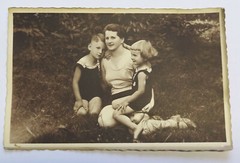 Photo Postcard German Mother with Children 1930s Neustadt (A4020