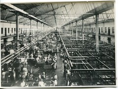 G105 Photo Circa 1930 Factory Carlsberg Beer Brewery Bottled Beer – Bottling Hall