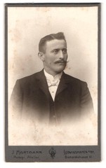 Photograph J. Hartmann, Ludwigshafen a. Rh., Bismarckstr. 41, portrait gentleman in