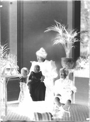 Glass Photo Plate Old Negative 13×18 cm Mom with Children, Character