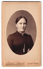 Photograph Robert Schucht, Seefeld-Zurich, Kreuzstraße 40, middle-class lady with