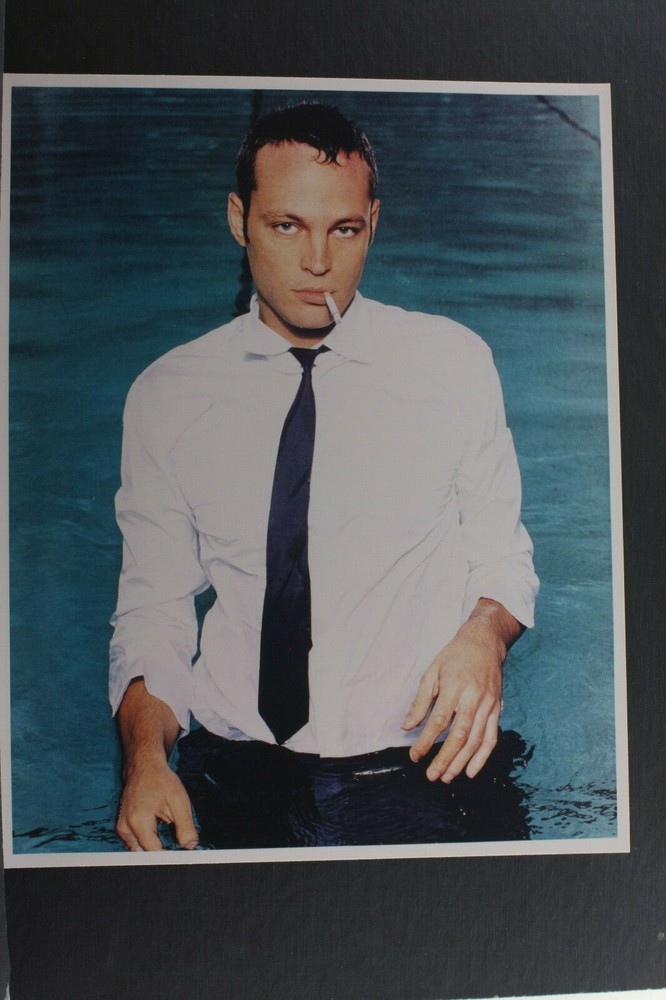 Young Vince Vaughn Smoking in Water Portrait -8×10″ Photo-Pre-2012 L1373B