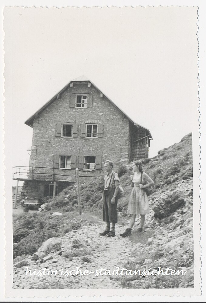 Oberstdorf Waltenberghütte 1944 – before conversion – Mountain Girl Fork – Old Photo 1940s