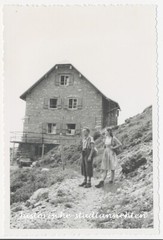 Oberstdorf Waltenberghütte 1944 – before conversion – Mountain Girl Fork – Old Photo 1940s