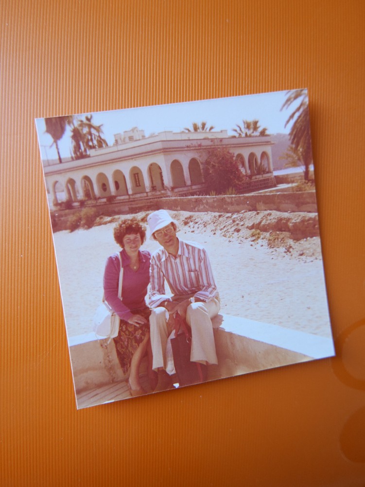 «OUTING»: PHOTO, PHOTOGRAPH, 90s, HOLIDAY, FASHION, TRAVEL, COUPLE, COUNTRY & PEOPLE!