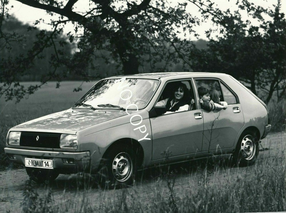 Manufacturer Archive XL Photo 70/80J Automotive Car Vehicle – Renault 14 C1.67