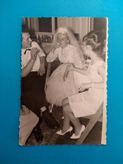 Foto Vintage antik alt betrunkene Braut Zigarette Frau Woman old Photo abstract