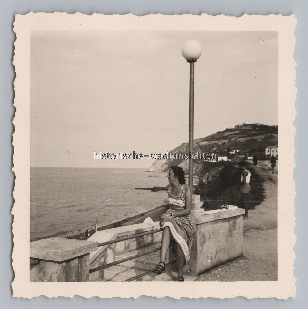 Cattolica Gabicce Mare 1952 – Woman Coast – Vintage Photo 1950s
