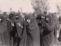 Iran, 1979 Revolution – 100 large vintage photos – birth of the Islamic Republic