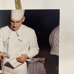 Vintage 1990 Zinger Chef Oyster Bar Seafood Color Original Photograph 5×7 Glossy