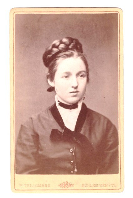 Old CDV photo around 1880, young pretty woman, Mühlhausen in Thuringia