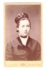 Old CDV photo around 1880, young pretty woman, Mühlhausen in Thuringia