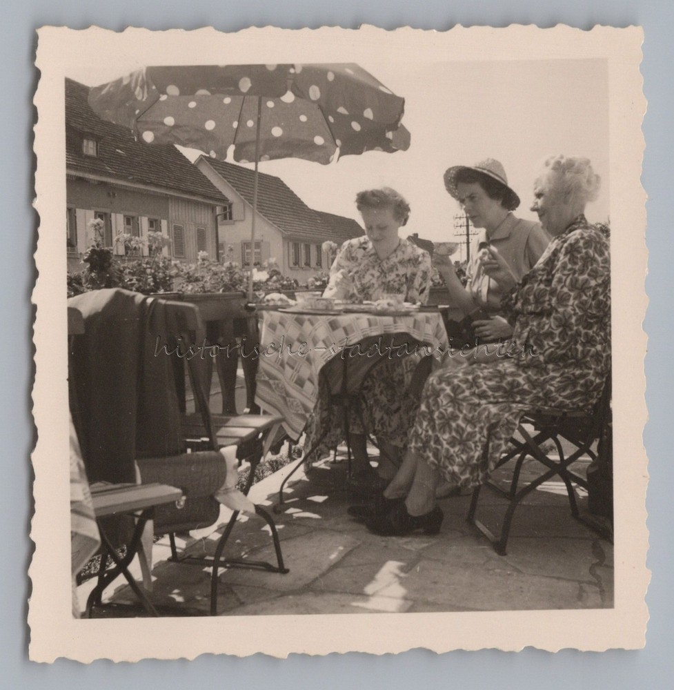 Glottertal Black Forest 1955 – 3 Ladies Over Coffee & Cake – Vintage Photo 1950s
