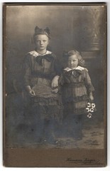 Photograph Herm. Zieger, Aschersleben, width Str. 27, two girls in polka dots